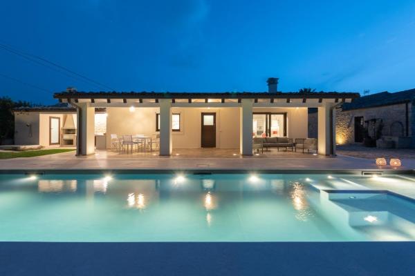 Villa Angelina - IsulaTravel, Buchen Sie Villa Hotels mit Pool in Sizilien, Schwimmbad