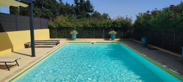 Villa provençale entre Cévennes et Provence avec une grande piscine et un terrain de pétanque, Buchen Sie Villa Martignargues 