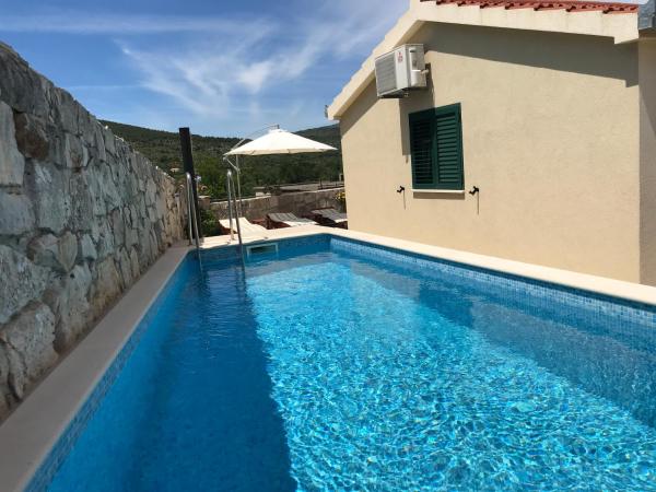 Villa Aranea mit Privatem Pool, Buchen Sie Villa Hotels in Gespanschaft Split-Dalmatien mit Pool, Schwimmbad