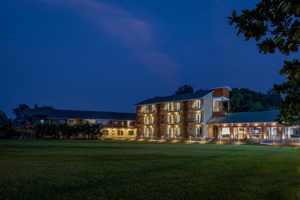 Paramount Riverfront Resort & Spa, Karjat, Réserver Complexe hôtelier Hôtels à Maharashtra avec piscine, Piscine