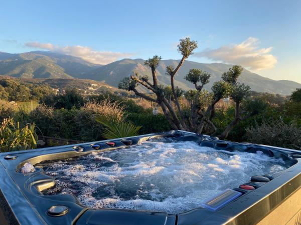 Villa Ghjuvan - Sea, Mountain & Spa, Réserver Villa  