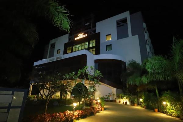 Grand Sarovar Portico, Latur, Réserver Hôtel Latur Maharashtra