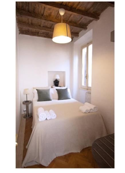 Lovely Apartments in City Centre "Third floor, without elevator", Buchen Sie Ferienwohnung Spagna Rom