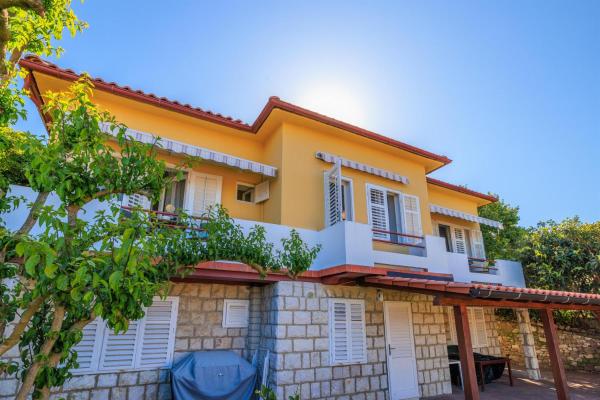 Apartment Villa Strenja, Buchen Sie Ferienwohnung Hotels in Insel Rab mit Parkplatz, Parkplätze