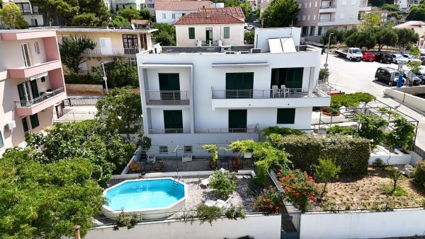 Apartments turtle gardens, Buchen Sie Ferienwohnung Hotels in Gespanschaft Split-Dalmatien mit Pool, Schwimmbad