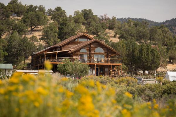 Boulder Mountain Guest Ranch, Prenota Lodge  