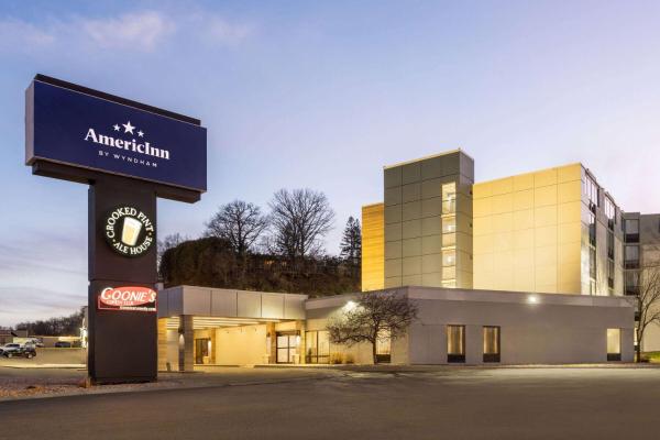 AmericInn by Wyndham Rochester Near Mayo Clinic, Buchen Sie Hotel Hotels mit Pool in Minnesota, Schwimmbad