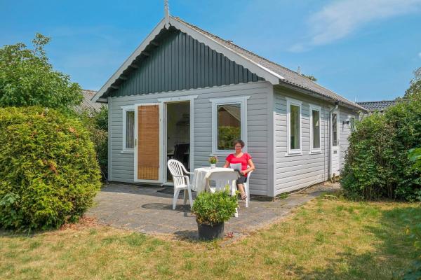 Charming wooden cottage Madelief 4p close to Lake Lauwersmeer, Reserva ahora Casa o chalet Moddergat Frisia