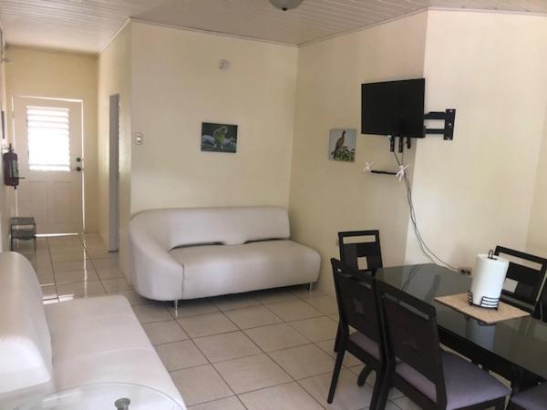 Baywatch Apartments, Réserver Appartement Hôtels à Tobago avec piscine, Piscine