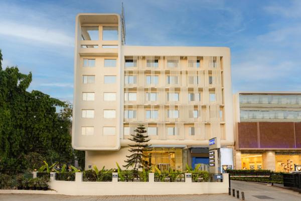 Keys Select by Lemon Tree Hotels, Pimpri, Pune, Réserver Hôtel Hôtels à Maharashtra avec piscine, Piscine