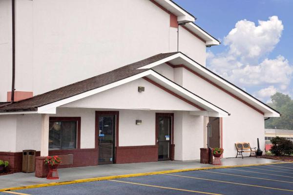 Super 8 by Wyndham Martinsburg, Buchen Sie Hotel Martinsburg West Virginia