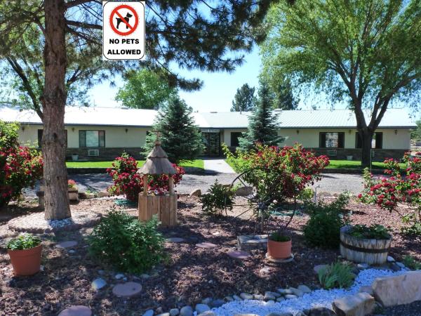 Riverwood Inn Motel & RV Park