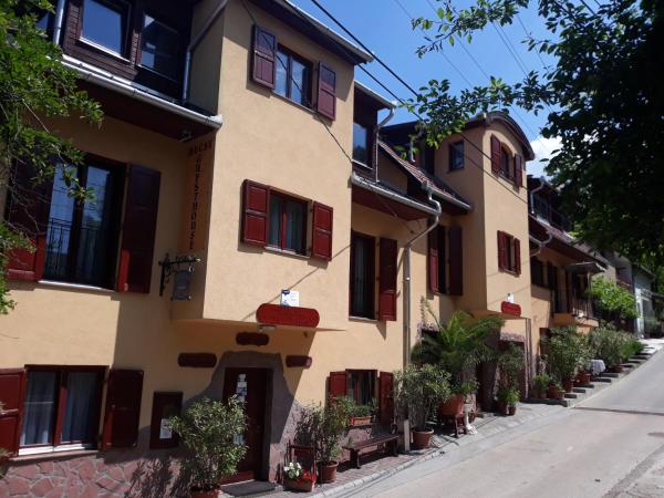 Decsi Vendégház, Buchen Sie Pension Esztergom 