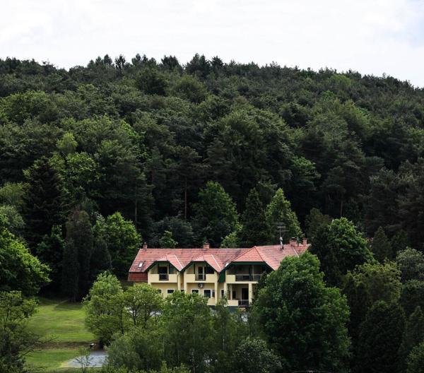 Apát Panzió és Hajdina Étterem, Buchen Sie   