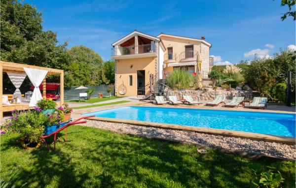 Nice Home In Vinjani Donji With Wifi, Buchen Sie Hotel Hotels in Gespanschaft Split-Dalmatien mit Pool, Schwimmbad
