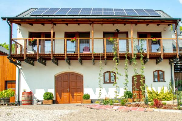 Winnica Płochockich Country House, Buchen Sie Ferienhof Cottages in Heiligkreuz, Cottage
