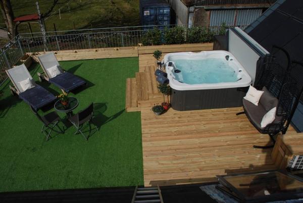 Stunning Luxury Duplex with Hot Tub and AirCon, Buchen Sie Ferienhaus Hotels in Schottland mit Parkplatz, Parkplätze
