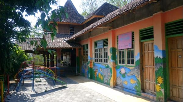 Bina Karya Guesthouse Syariah, Prenota Hotel Sedayu Yogyakarta