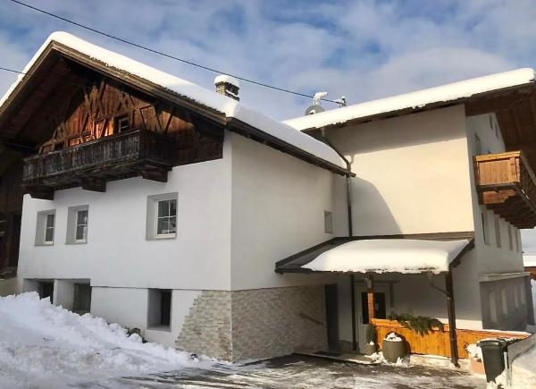 Landhaus Grünfelder, Prenota  Hotel a Tirolo con parcheggio, Parcheggio