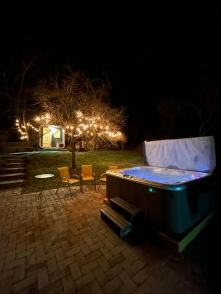 Őzkút Apartmanház, Buchen Sie Pension Hotels in Western Transdanubia mit Pool, Schwimmbad