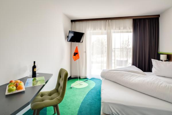 Greenhouse-Sonnengolf, Book Hostel Hostels in Western Transdanubia, Hostel