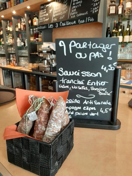 Les 3 Cailloux Bar Restaurant