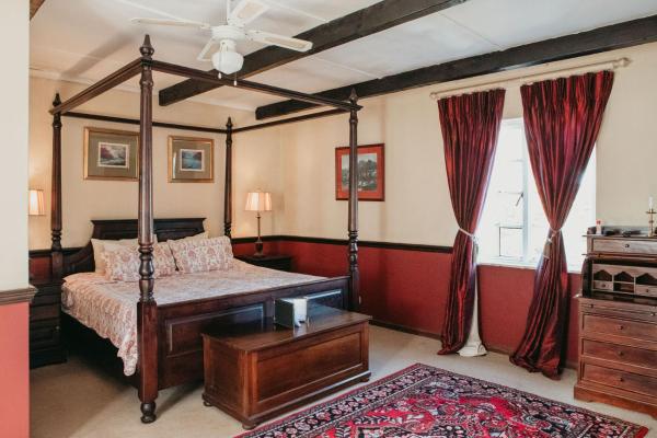 The Historic Pig and Whistle Inn, Buchen Sie Pension Kenton on Sea Kariega Game Reserve