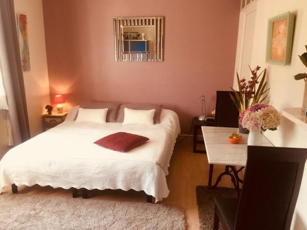 Studio des Rosaires, Prenota Appartamento Hotel a Bretagna con parcheggio, Parcheggio