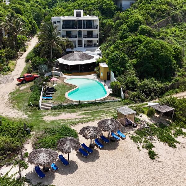 Manta Raya Hotel
