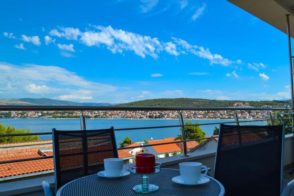 Apartments Oklopčić, Buchen Sie Ferienwohnung Hotels in Gespanschaft Split-Dalmatien mit Parkplatz, Parkplätze