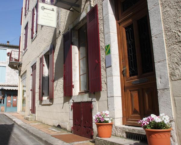 LEntrée Chambres dHôtes Bar & Restaurant, Reserva ahora Bed & breakfast Hoteles en Aquitania con aparcamiento, Aparcamiento