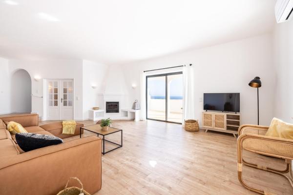 Fortaleza sea view Villa Miramar - Apartment with private pool, Prenota Appartamento Hotel a Algarve con parcheggio, Parcheggio