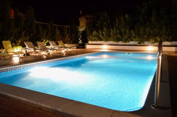 Villa ELTAEL - Rita Apartment - Warm Pool until 1 November, Prenota Appartamento Hotel a Algarve con parcheggio, Parcheggio