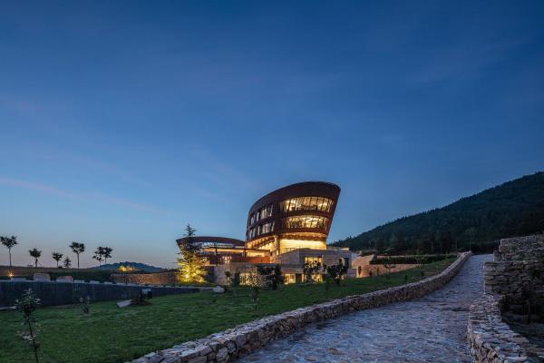 Runaway Cow Winery Retreat, Prenota Hotel Hotel a Shandong con parcheggio, Parcheggio