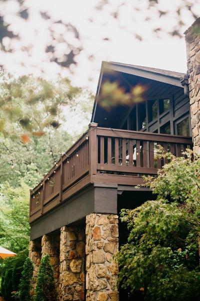 Sylvan Valley Lodge and Cellars, Buchen Sie Hotel Sautee Nacoochee Georgia