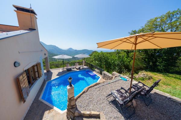 Villa Robinson, Book Villa Budva County Hotels with a Pool, Swimming Pool