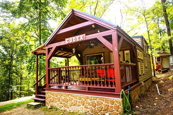 The Codex - Parker Creek Bend Cabins, Prenota Casa vacanze Hotel a Missouri con parcheggio, Parcheggio