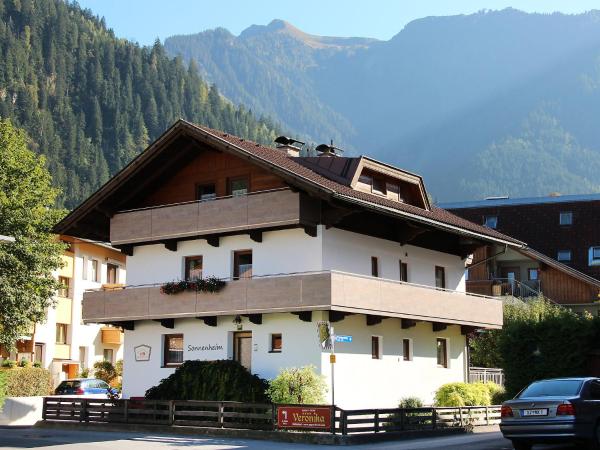 Apartment Sonnenheim-1 by Interhome, Prenota Appartamento Hotel a Tirolo con parcheggio, Parcheggio