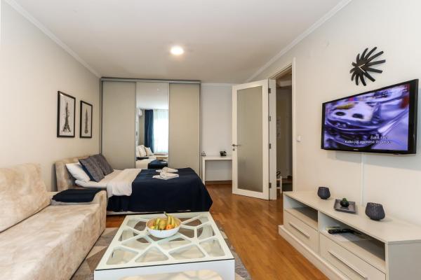 New Belgrade Apartments, parking 5 eur per day, Buchen Sie Ferienwohnung Novi Beograd 