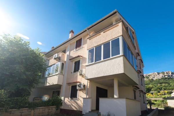 Apartments with a parking space Baska, Krk - 19480, Buchen Sie Ferienwohnung Baška Insel Krk
