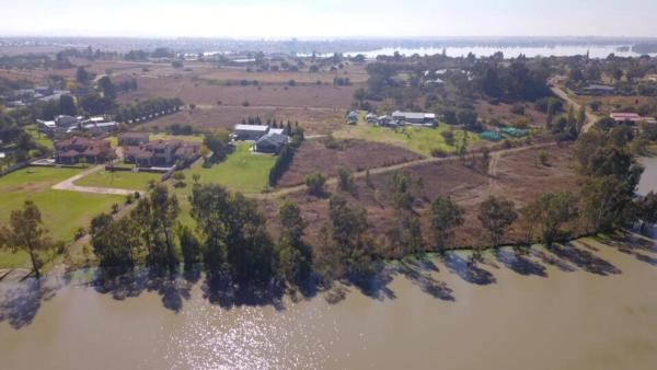 Holiday Flat at Vaaldam Sgt Peppers, Prenota Casa vacanze Oranjeville Free State