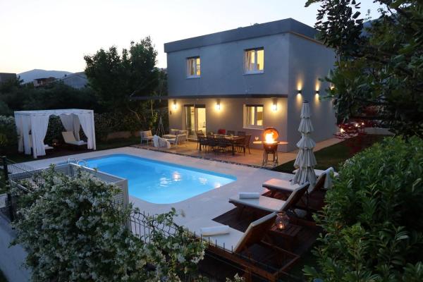 The Cube, Luxury Villa with private pool, Buchen Sie Villa Hotels in Gespanschaft Split-Dalmatien mit Pool, Schwimmbad