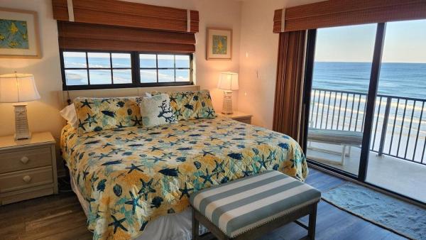 517 - Direct Oceanfront Beautiful 3 Bedroom Sleeps 10, Buchen Sie Ferienhaus Villen in Florida, Villa