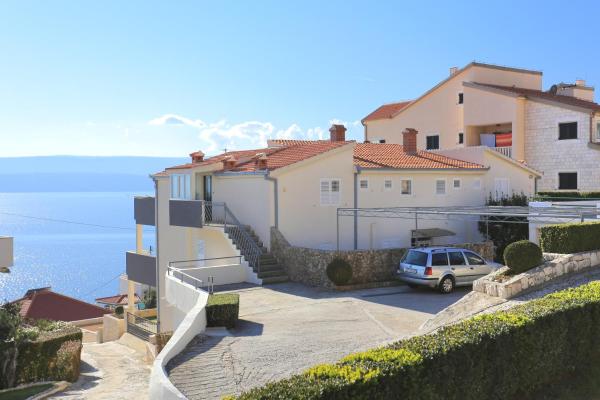 Apartments by the sea Stanici, Omis - 2764, Buchen Sie Ferienwohnung Hotels in Gespanschaft Split-Dalmatien mit Parkplatz, Parkplätze