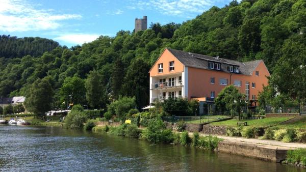Pension & Seminarhaus "Haus am Fluss", Reserva ahora Hostal o pensión Laurenburg 