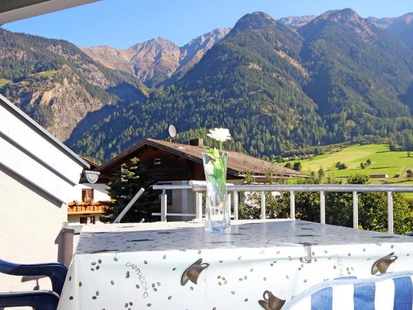 Apartment Frischmann-3 by Interhome, Prenota Appartamento Hotel a Tirolo con parcheggio, Parcheggio