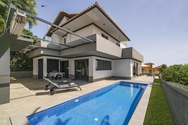 Villa Old Town by Villa Plus, Buchen Sie Villa Hotels in Funchal mit Parkplatz, Parkplätze