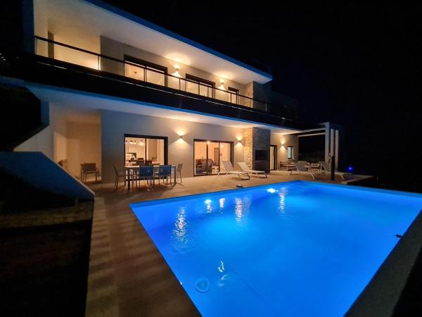 Villa Marcaléone Corse du Sud, Réserver Villa Hôtels avec piscine à Cirendinu, Piscine