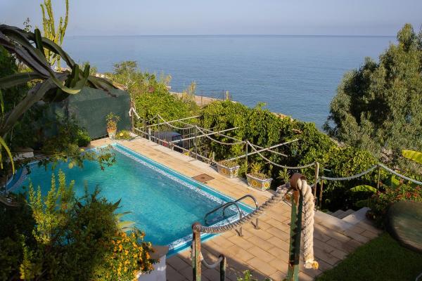 Villa Con Piscina Vista Mare, Buchen Sie Villa Hotels mit Pool in Sizilien, Schwimmbad