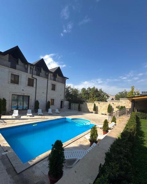 Villa De France, Buchen Sie Bed & Breakfast Hotels mit Pool in Jerewan, Schwimmbad